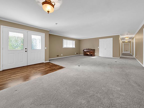 4th image of 1010 Carol St