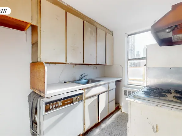 167 East 67th Street image 17 of 22