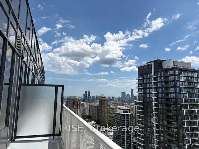 5105 Hurontario St #Penthouse 05 — Photo 16