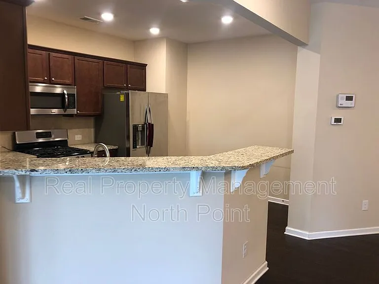 1175 Hampton Oaks Dr — Photo 8