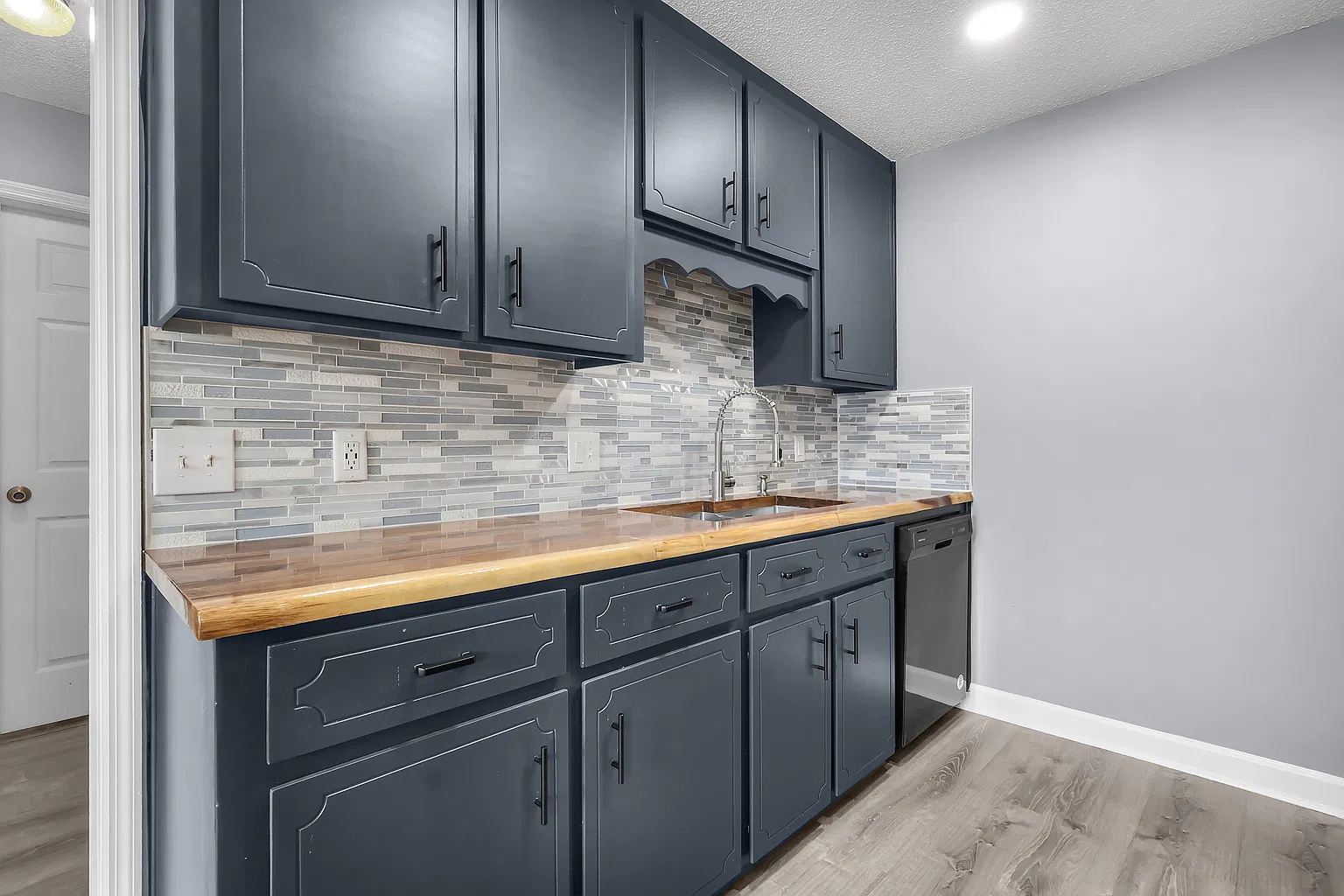 951 Wedgewood Way — photo 13