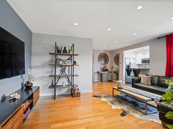 52-21 65th Pl APT 6N, Queens, NY 11378