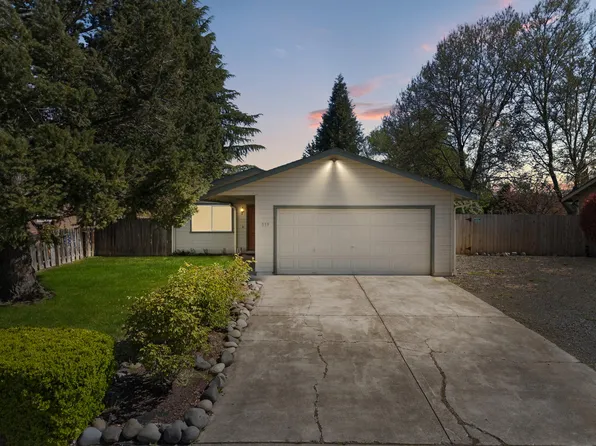 519 Glenn Way, Central Pt, OR 97502