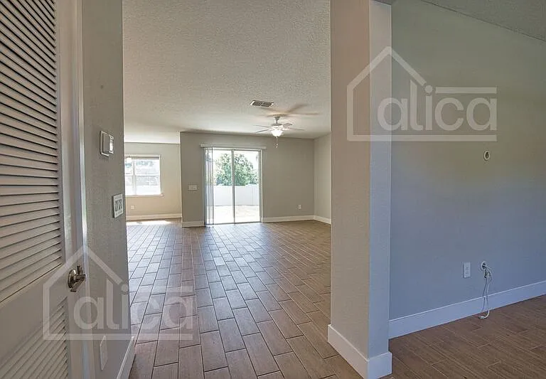 1610 Rada Ln — Photo 4