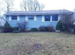 6711 Tupelo Dr, Bedford Heights, OH