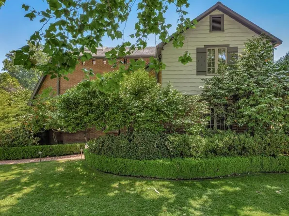 2769 Land Park Dr, Sacramento, CA 95818