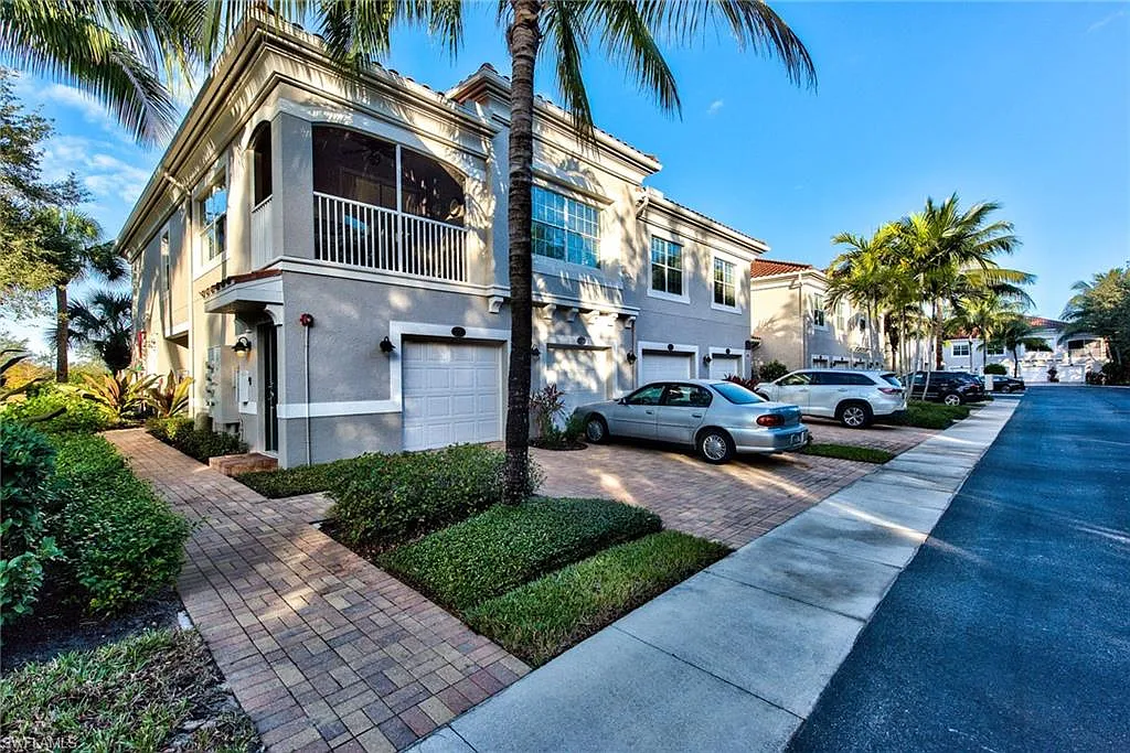 2 bed, 2.0 bath, 1244 sqft, $4,000 — Photo 1