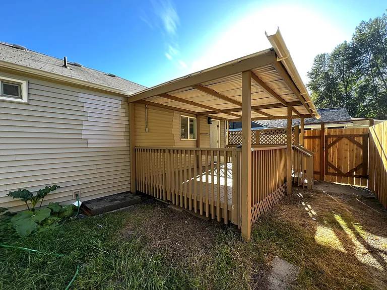 3404 SE 5th St — Photo 22