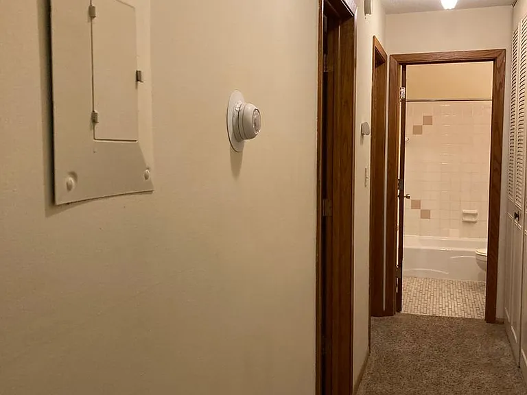 1701 Kenwood Ave — Photo 10