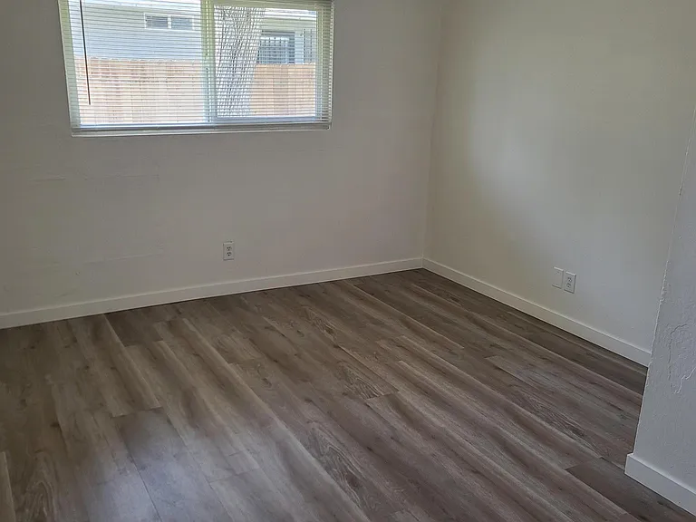 644 Maple St #3 — Photo 7