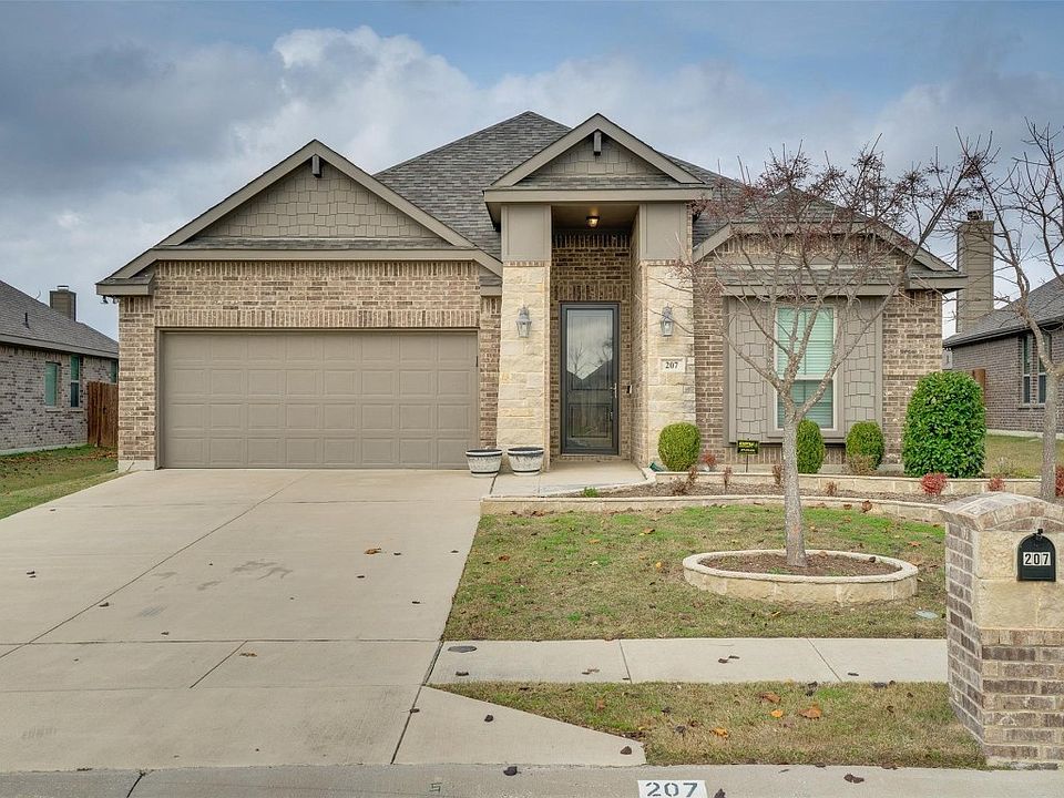 1st image of 207 Buckskin Dr