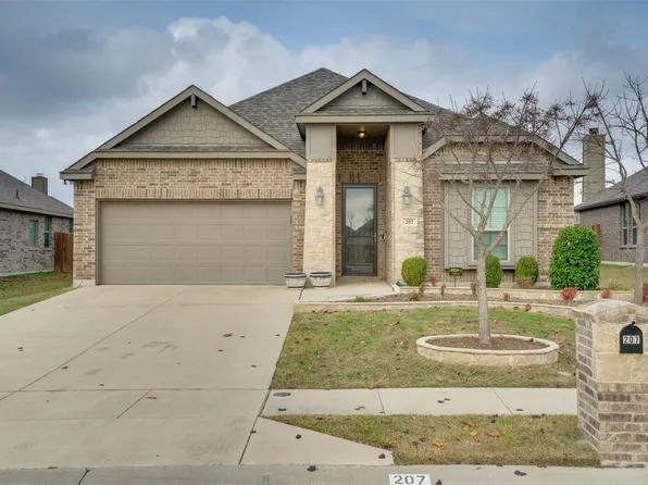 207 Buckskin Dr, Waxahachie, TX 75167