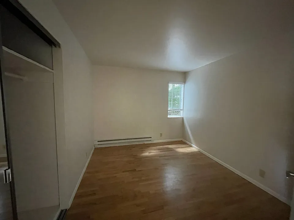 9910 Lake Washington Blvd NE #101