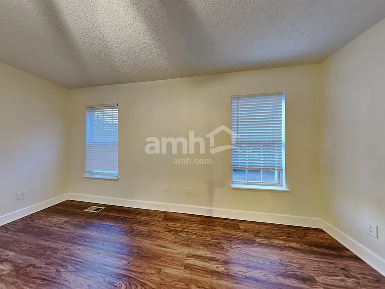 207 Riesling Way — Photo 10