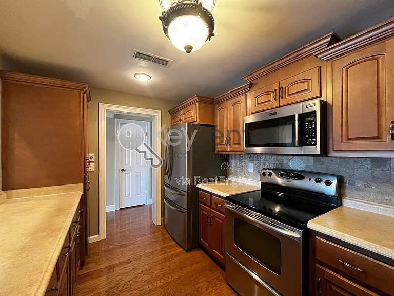 3166 Waterfront Dr — Photo 10