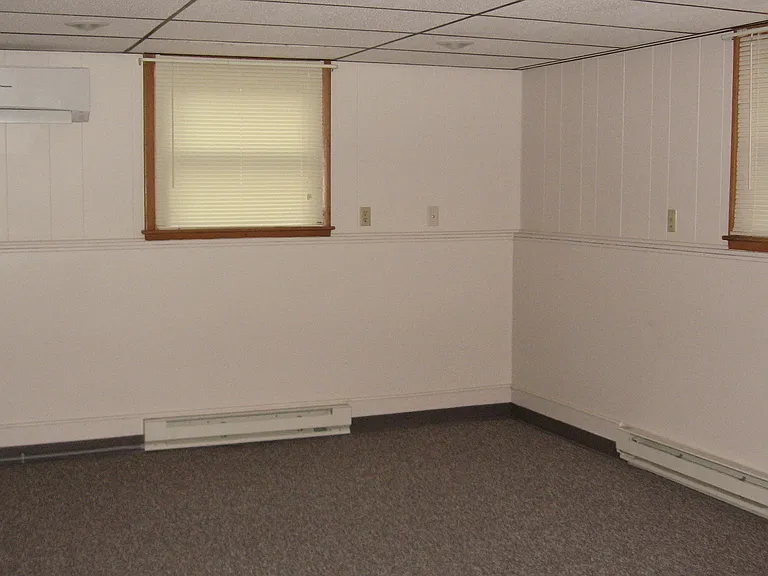 419 N Davis Ave #2 — Photo 3