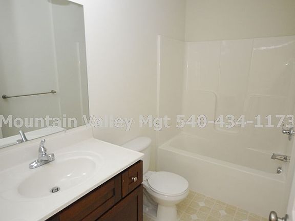 4th image of 511 Roosevelt St