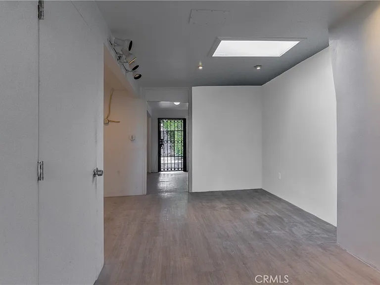 2172 Pacific Ave — Photo 9