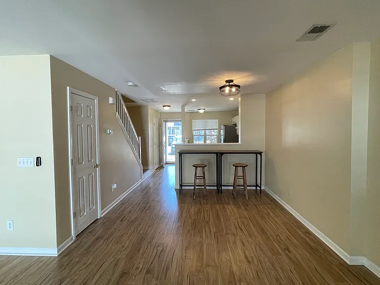 3565 Crepe Myrtle Ct — Photo 4