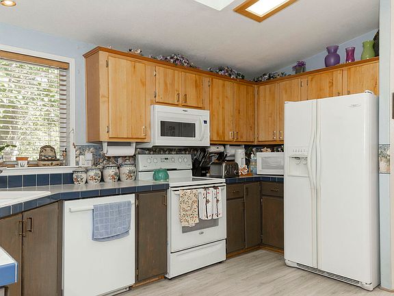 5th image of 5195 Riverbanks Rd