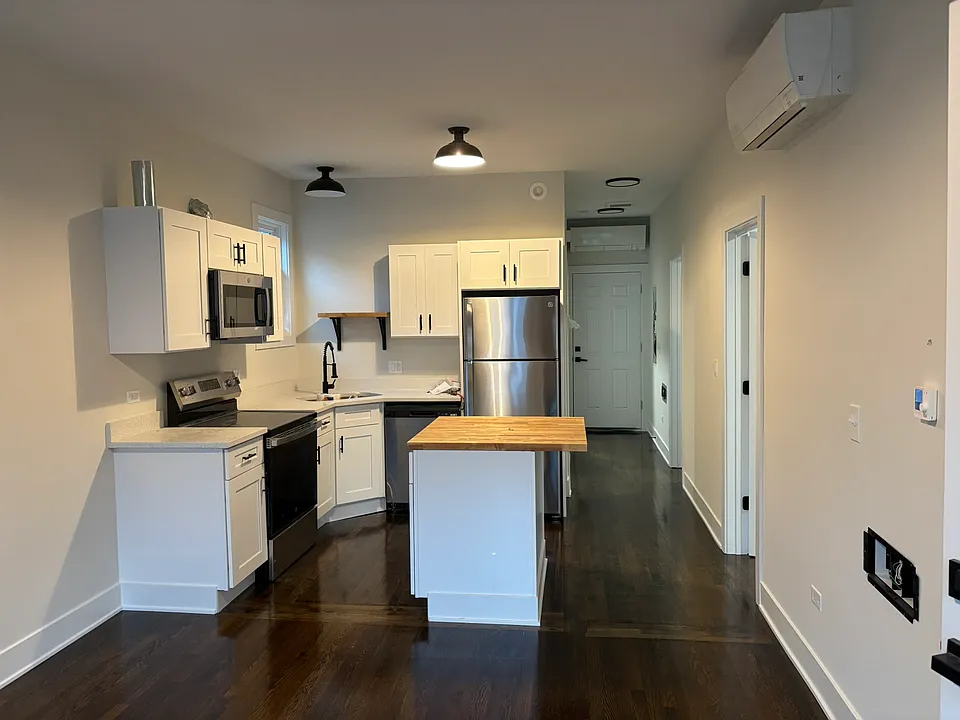 4440 N Hamlin Ave #2
