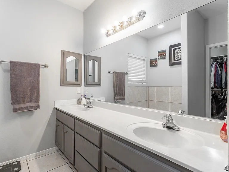 1533 E D St — Photo 23