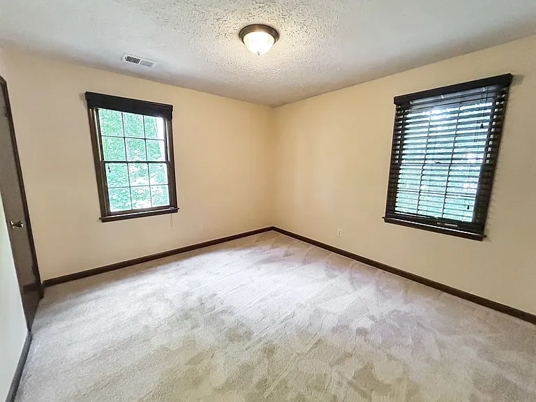 2491 Annandale Dr — Photo 25
