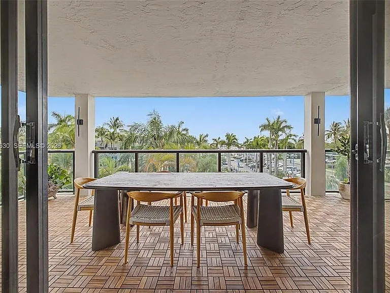 2575 S Bayshore Dr #4A — Photo 10