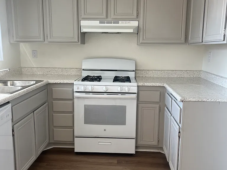 Northport Apartments — Photo 5