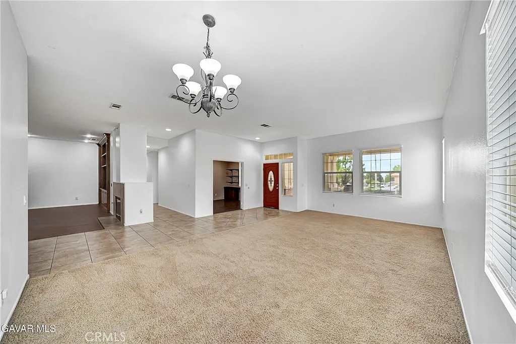 5 bed, 3344 sqft, $4,400 — Photo 4
