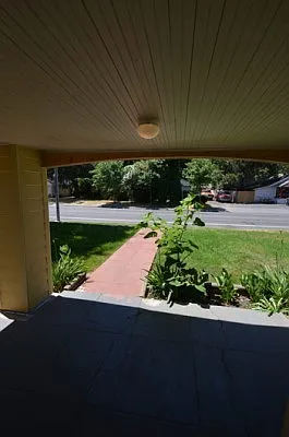1146 Warner St — Photo 1