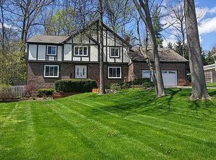 12136 Crestwood Dr, Carmel, IN 46033