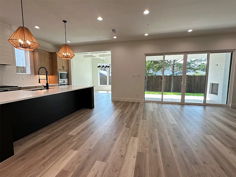 3908 Rochelle Dr — Photo 7