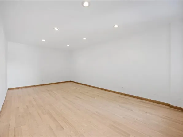 3101 Ocean Parkway image 11 of 21