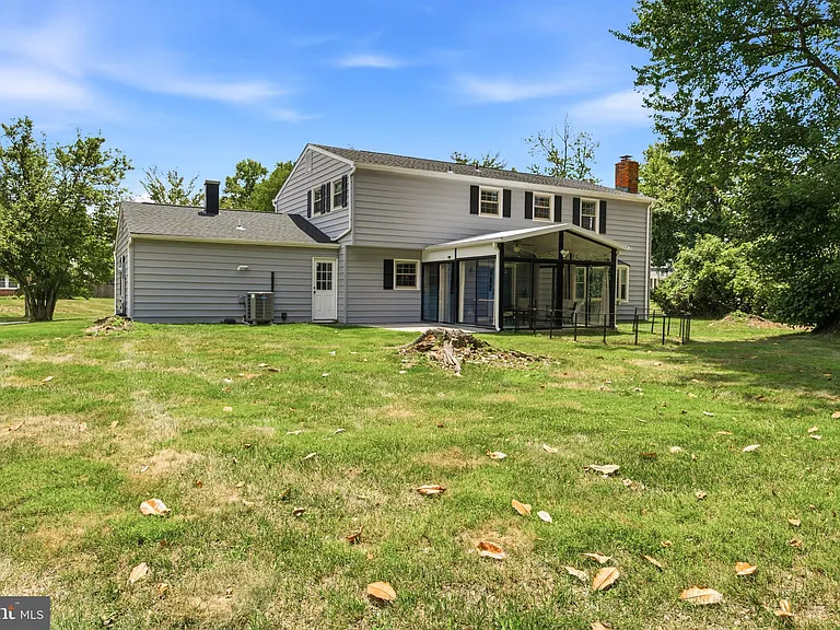 1205 Windermere Ct — Photo 34