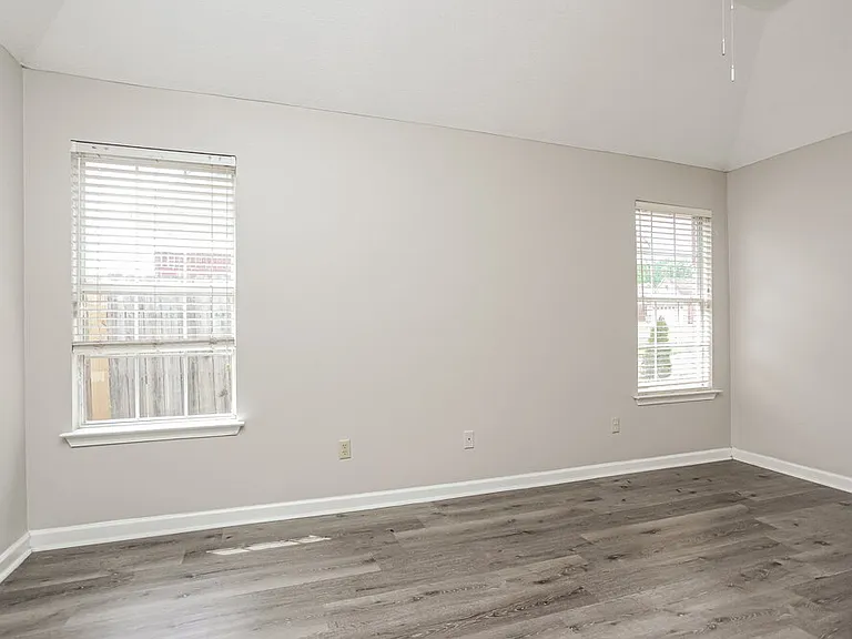 7234 Fox Creek Dr — Photo 9