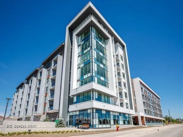 95 Dundas St W #307, Oakville, ON L6M 4L9