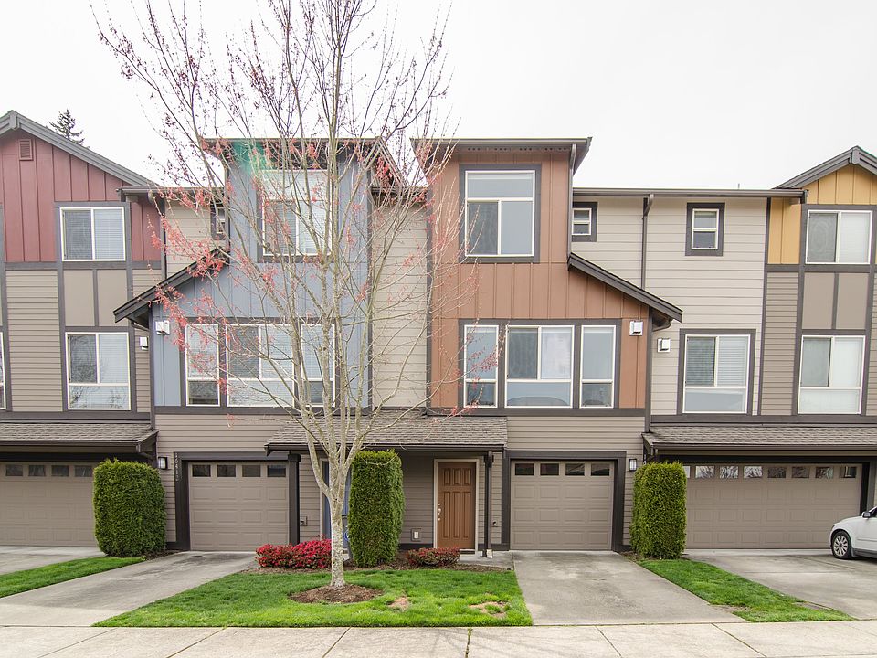 3-Story Townhome with Garage