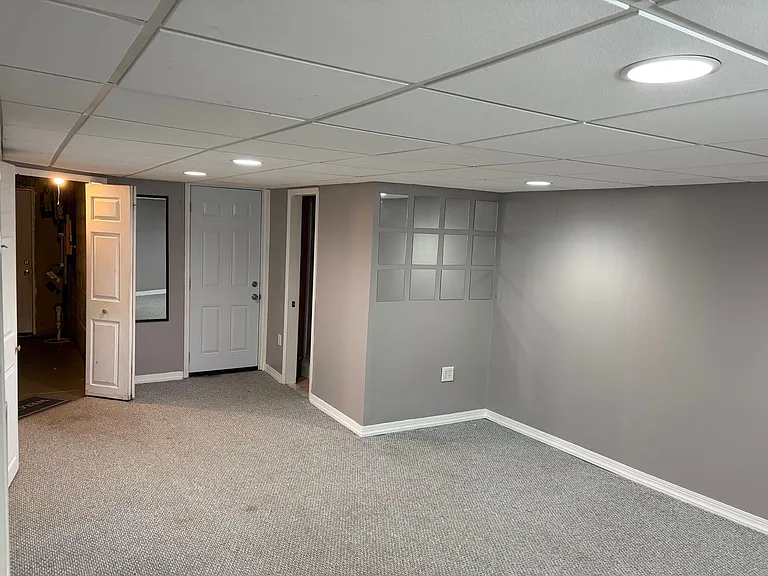 139 W Madison Ave — Photo 22