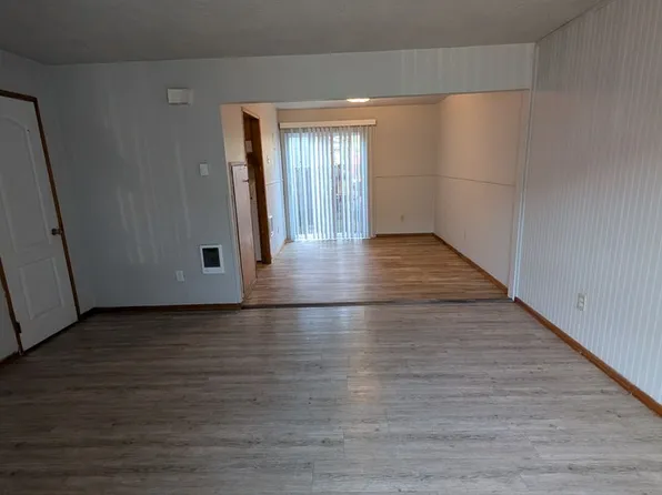 1157 SE Jefferson St, 1157 SE Jefferson St APT 4, Dallas, OR 97338