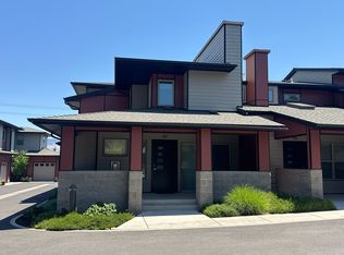 43 S Mountain Ave, Ashland, OR 97520