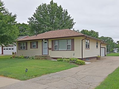214 W Meadow Ln, Marshalltown, IA, 50158