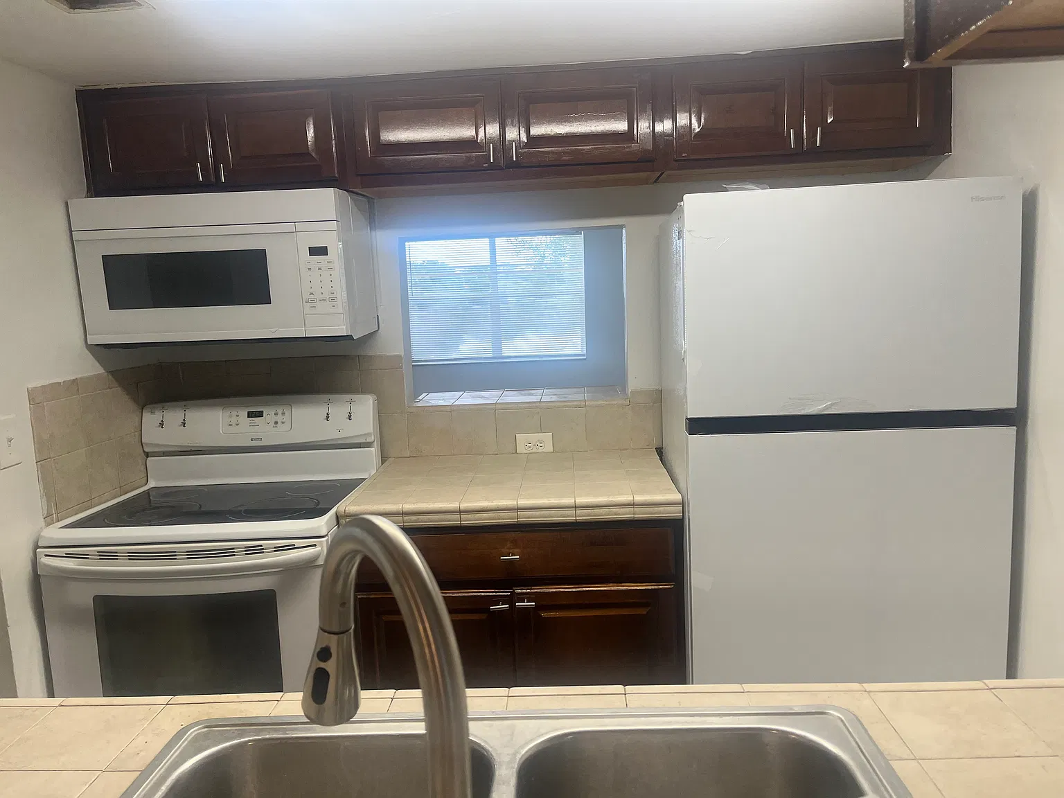 2 bed, 1.5 bath, 864 sqft, $1,695 — Photo 4