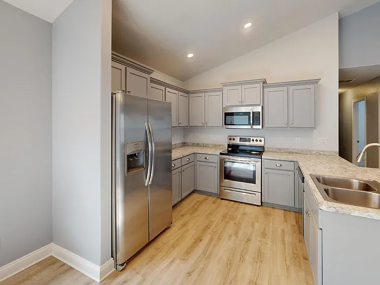 5184 Regalo Dr — Photo 6