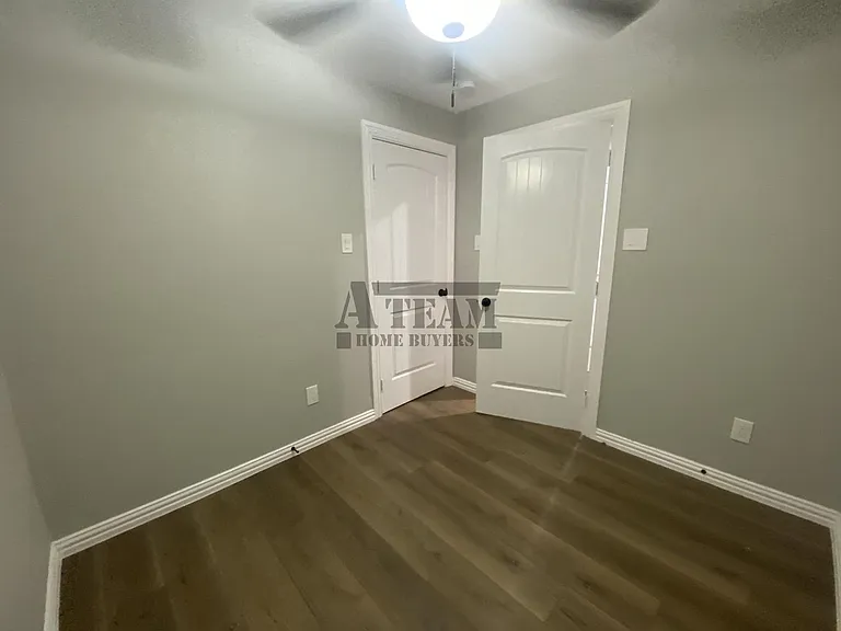 113 W Mount Vernon St — Photo 9