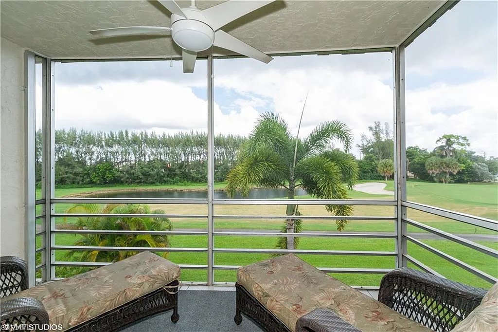 2 bed, 2.0 bath, 919 sqft, $1,950 — Photo 1