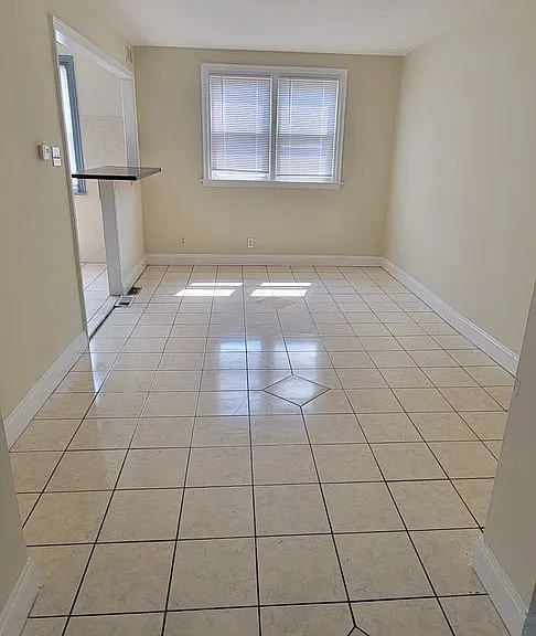 2152 Fanshawe St — Photo 8
