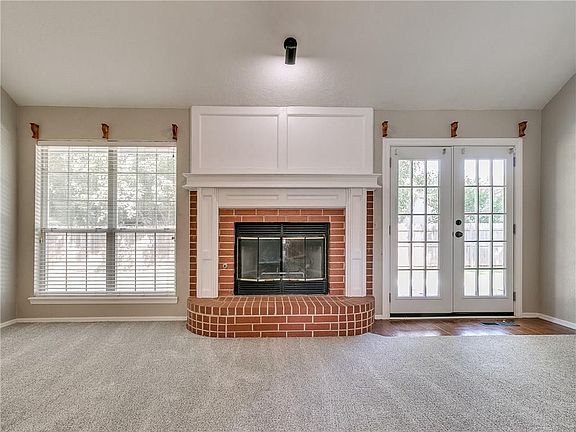 4th image of 18304 Chestnut Oak Dr