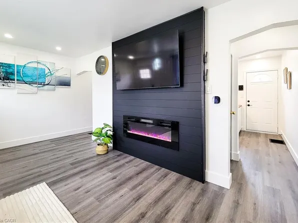 5 Martha St, Hamilton, ON L8H 2B8