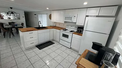 219 W Lake Dr Photo 1
